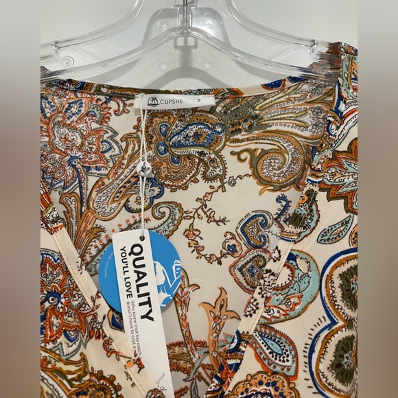 NWT Cupshe M Charleigh Flared Sleeve V-Neck Dress - Picture 4 of 8